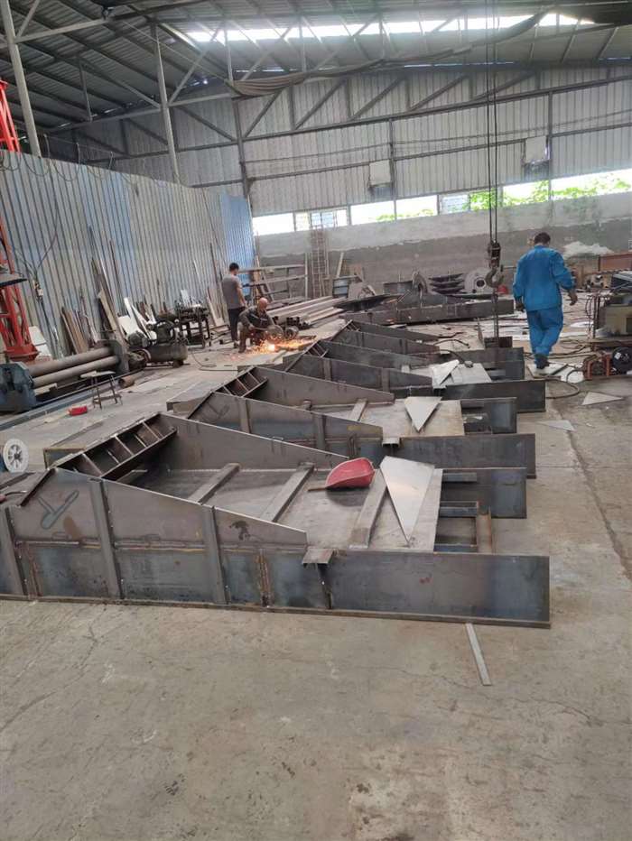 生產(chǎn)車間一直在加班加點生產(chǎn)制作各種設(shè)備，歡迎咨詢下單！