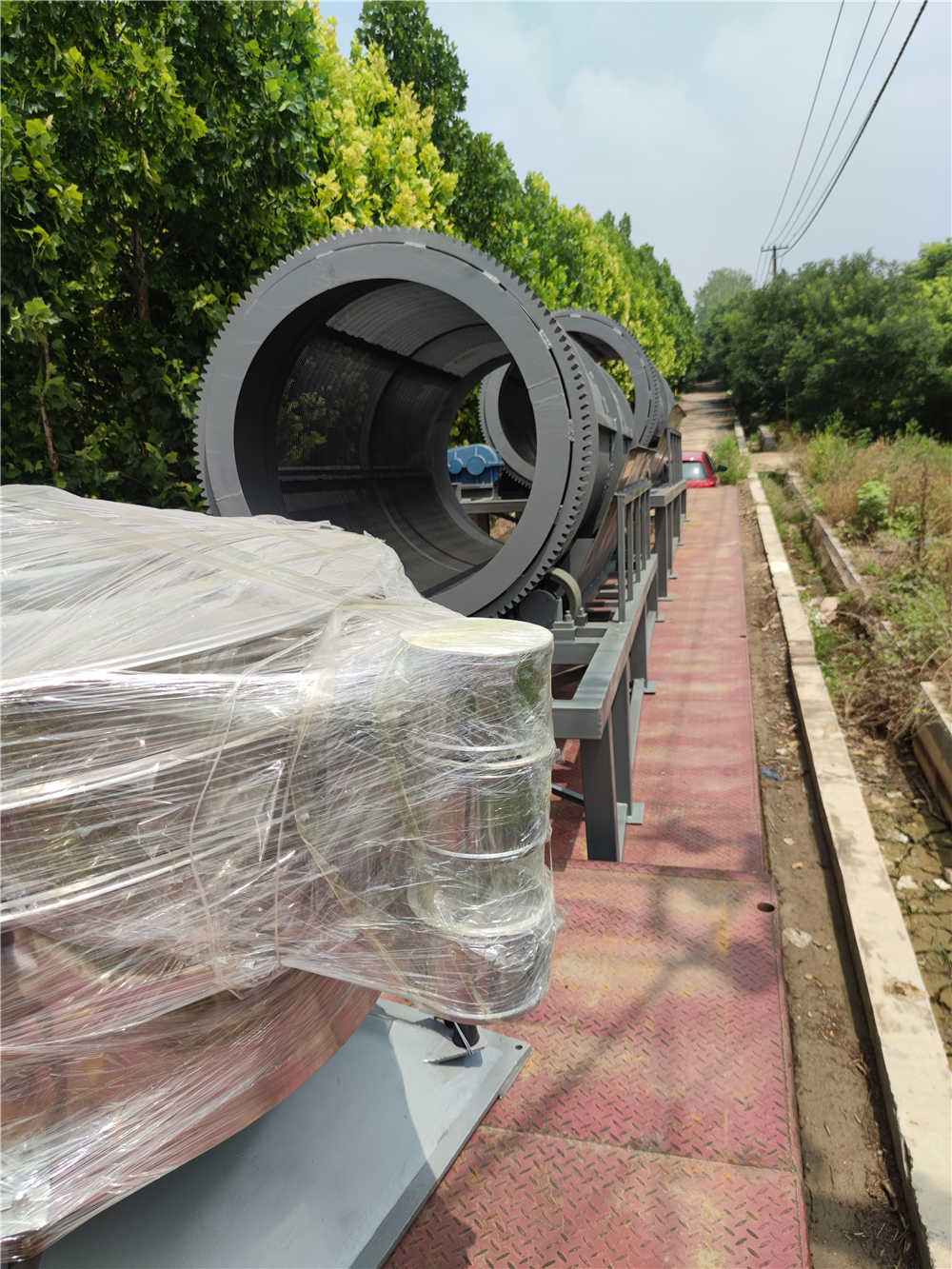 浙江紹興王經(jīng)理訂購的康振機械振動篩已發(fā)貨，預計三天后到達，請注意查收，雙方合作十分順利，康振機械機械期待與您下次合作。