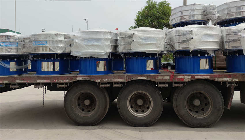 福建某公司訂購的康振機械振動篩30臺用于化工行業(yè),于昨天由專車發(fā)出,預計三天后到達,請注意查收,