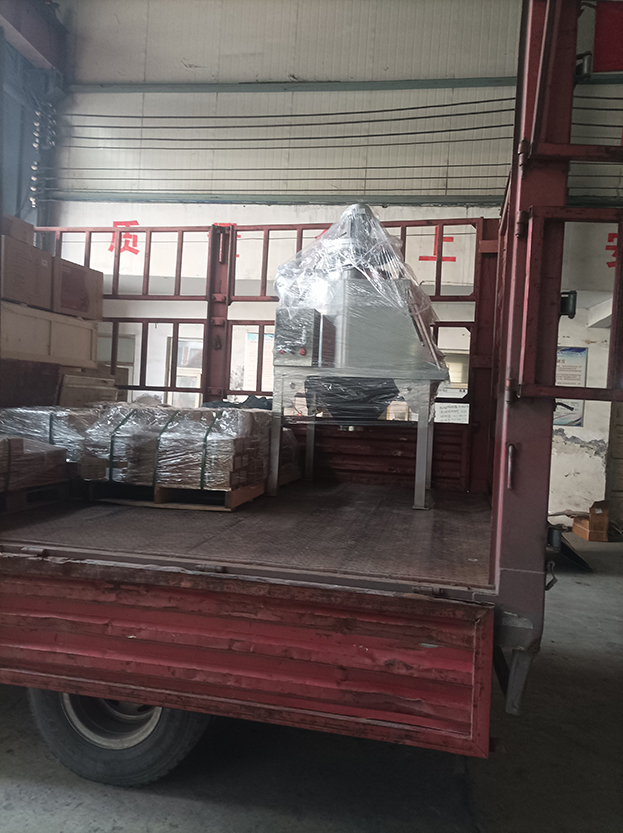 真空上料機、網(wǎng)架等發(fā)貨