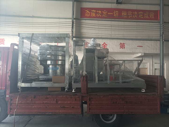 超聲波旋振篩、無塵投料站、架子和樓梯發貨