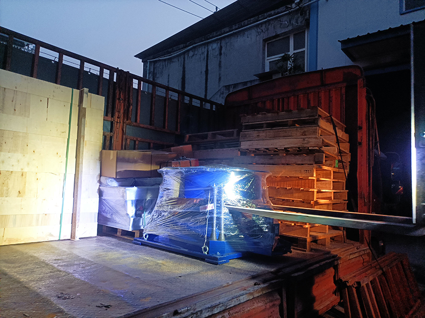 搖擺篩、平臺、網架等發貨