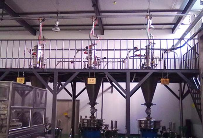 真空上料機配套旋振篩使用設備現場